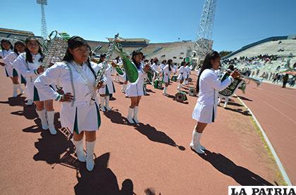 Destacada participación del Liceo Oruro, turno tarde