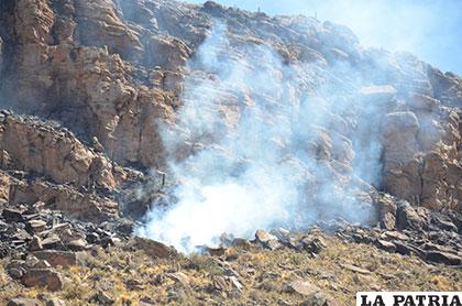 El humo se podía ver a la distancia