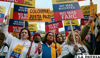 Colombianos en rechazo a las FARC /NOTICIASYACTUALIDAD.ORG
