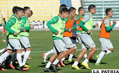 Los entrenamientos del combinado boliviano se realizan en el estadio 