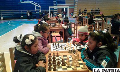 Buena cantidad de participantes en el torneo de ajedrez