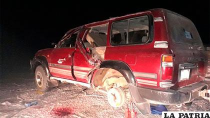 La vagoneta se volcó a 2 Km de la Isla de Incahuasi en el Salar /Policía de Uyuni