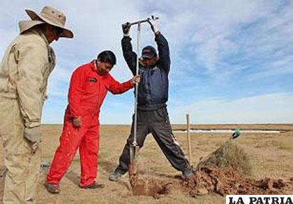 Perforación de pozos en el altiplano como alternativa a la sequía /CEPA