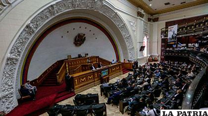 Parlamento no da crédito a Constituyente