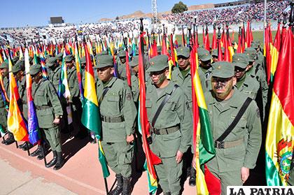 Los premilitares presentes en la jura a la tricolor nacional