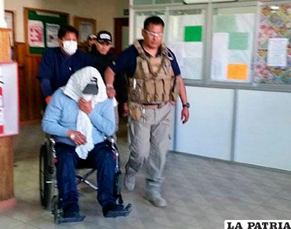 El sujeto fue sacado del Hospital Obrero para ser llevado a celdas policiales