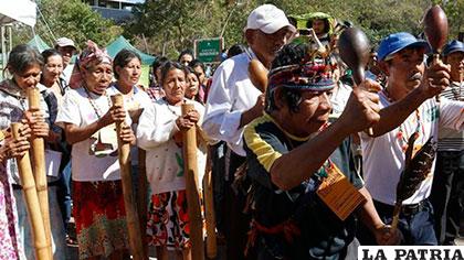 ONU insta a naciones reconocer los derechos de indígenas