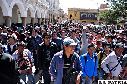 Bolivia tiene una población aproximada de 2.610.000 personas entre 16 y 28 años /Archivo