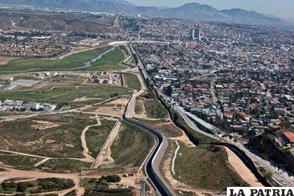 La enorme frontera que separa México de EE.UU.