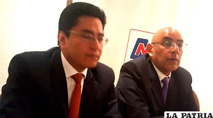 Horacio Villegas, presidente de la CNI (derecha), junto a su asesor /ANF