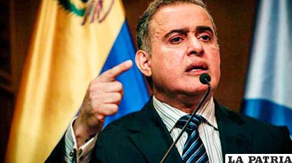 Tarek William Saab, arremete contra ex fiscal Ortega