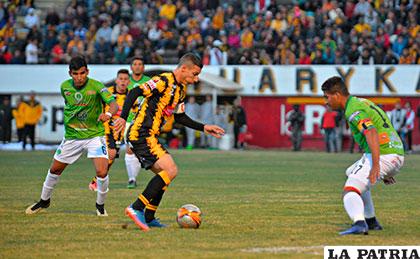 La acción del partido que se disputó en Achumani, terminó 1-1 /marka-registrada