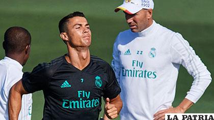 Zidane observa el entrenamiento de Cristiano Ronaldo