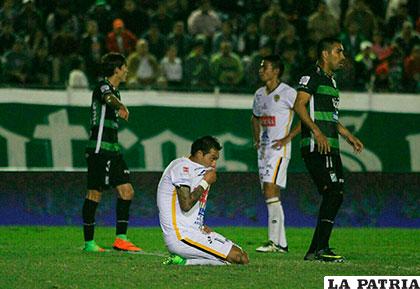 Oriente Petrolero venció 3-1 la última vez que jugaron en Santa Cruz el 10/05/2017 /APG