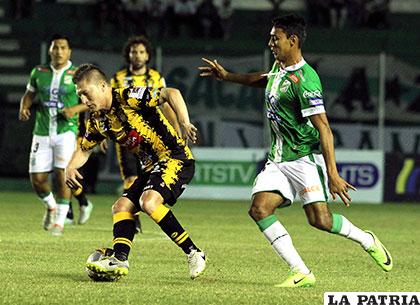 La acción del partido que terminó igualado a un gol /APG