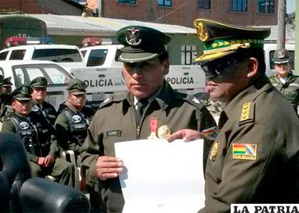 El policía recibió la condecoración de la propia mano del General De La Barra /ERBOL