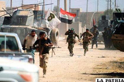 Fuerzas iraquíes en el barrio de Al Wahda, en Tal Afar, durante una operación para expulsar al EI