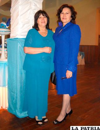 Miriam Iporre de Miralles junto a su amiga Amanda Balderas de Soria