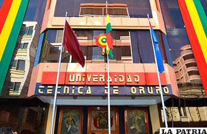 El edificio de la Universidad Técnica de Oruro