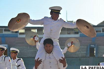 Arriesgadas coreografías junto a la U.E. La Kantuta 3