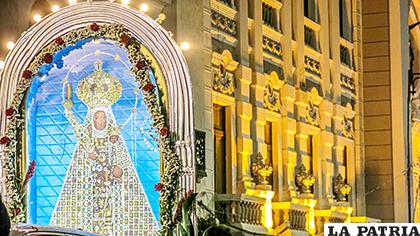 La Virgen de Guadalupe es visitada por miles de personas /xinoxanolatinoamerica.com