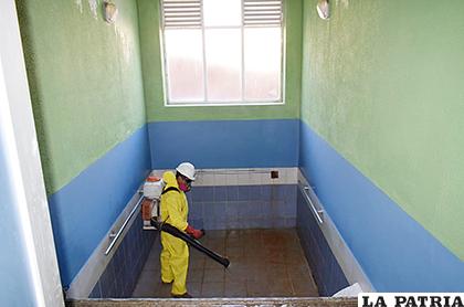 Luego de su fumigación, el balneario de Capachos está nuevamente al servicio de la población.