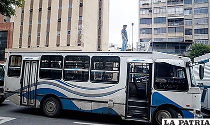 Los transportistas reclaman que en el mercado no haya llantas, baterías o carburantes /EL NUEVO DIARIO