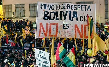 Manifestaciones de colectivos pidiendo respeto al referendo del 21F   /LaPrensa.hn