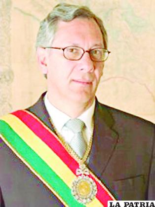 EDUARDO RODRÍGUEZ VELTZ?
9-06-2005 al  21-01-2006
