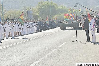 Morales celebró el aniversario de las Fuerzas Armadas /ABI
