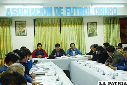 Durante la reunión del Consejo Central de la AFO