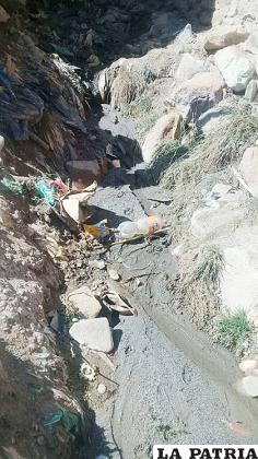 El mineral robado fue echado a pequeños riachuelos secos antes del operativo 