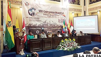 Acto de inauguración del Congreso Nacional de Productores de Camélidos /Gad-Oru
