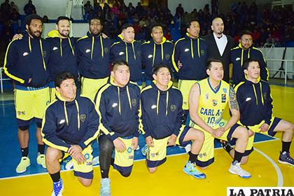 Carl A-Z necesita el triunfo como local para seguir en carrera 

