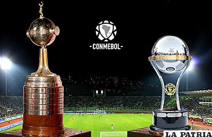 Los trofeos de la Libertadores y la Sudamericana /conmebol.com

