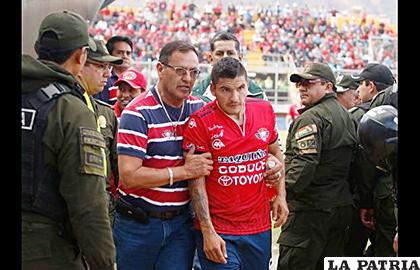 Cristian Chávez fue sancionado por cuatro partidos /diez.bo
