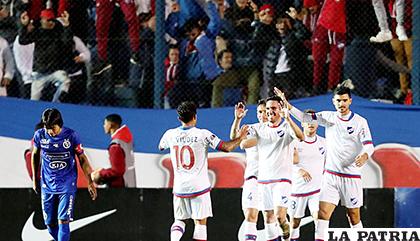 Matías Zunino autor del único gol celebra con sus compañeros /peru21.pe