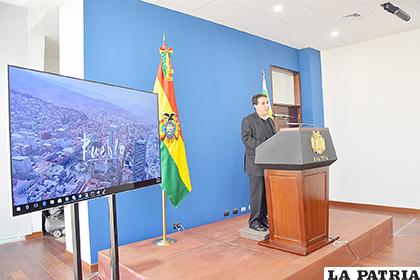 El ministro de Economía, Mario 
Guillén, en conferencia de prensa /APG