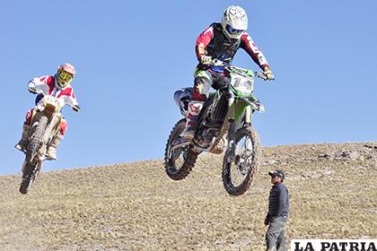 Los corredores en procura de ganar los premios que sin duda son atractivos /Archivo
