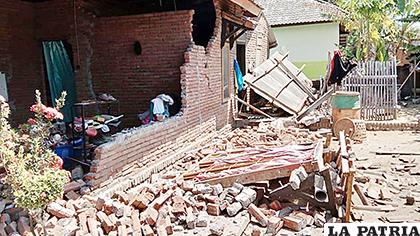 El terremoto causó el derrumbe de algunas casas /Diario de Sev