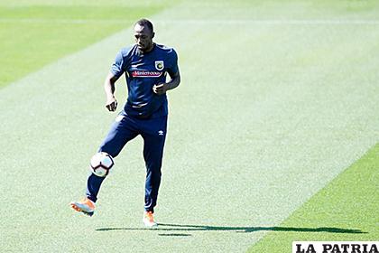 El exatleta jamaicano Usain Bolt ahora incursiona en el fútbol /amazonaws.com
