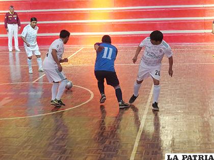 Jornada del fútbol de salón de Adepro con algunos inconvenientes /Facebook
