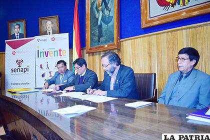 Autoridades de la UTO y el Senapi firmaron ayer el convenio de cooperación 

