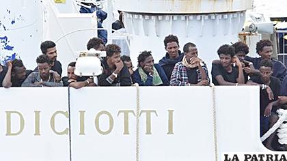 Inmigrantes a bordo del Diciotti, la embarcación militar /eldiario.es