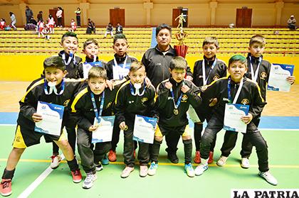 Ignacio León, gallardo campeón en el futsal del nivel Primario
