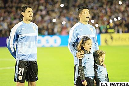 Edinson Cavani (21) no fue convocado, mientras que Luis Suárez jugará el partido ante México /yahoodeportes.com