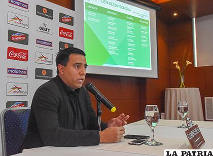 César Farías dio a conocer la nómina de convocados en conferencia de prensa /APG
