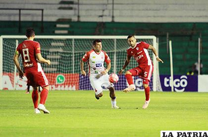 La última vez que se enfrentaron, ganó Royal Pari 2-1 el 18/05/2019 /APG