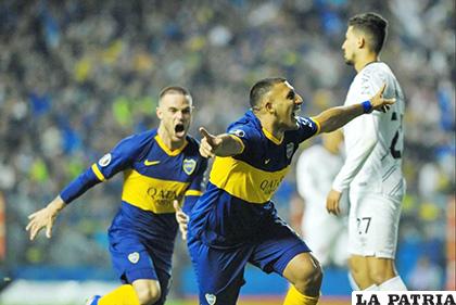 Ramón Ábila fue autor del primer gol de Boca Juniors /ole.com