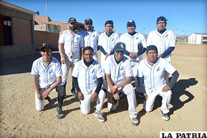 El equipo de Ingenieros Ángeles demostró un buen rendimiento en el partido /LA PATRIA - Alex Zambrana